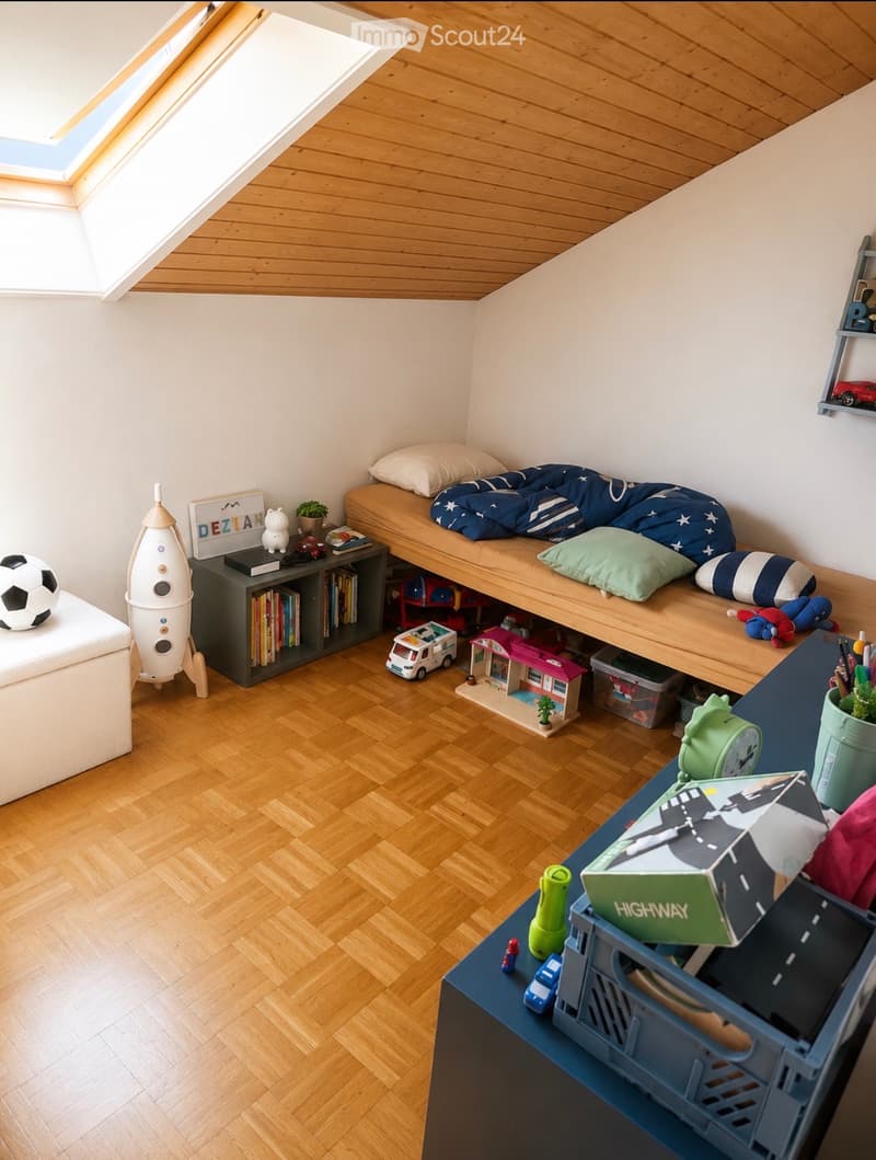 Wohnung mit 3,5 Zimmern renoviert (3)