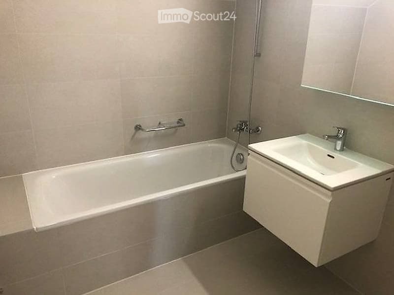 Bella casa a schiera in un quartiere tranquillo (5)
