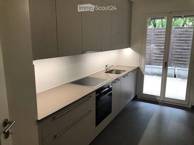 Bella casa a schiera in un quartiere tranquillo (2)