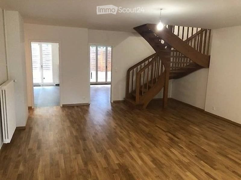 Bella casa a schiera in un quartiere tranquillo (4)
