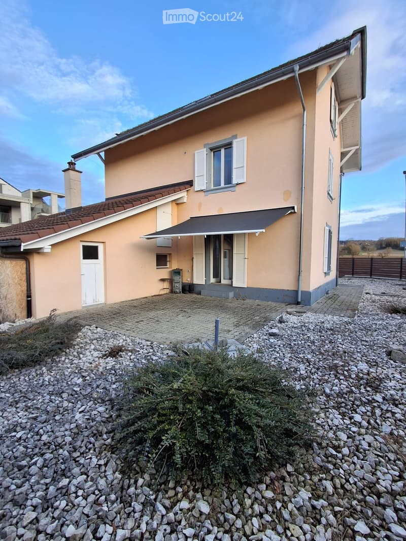 Charming individual house with 5 rooms for rent (1)