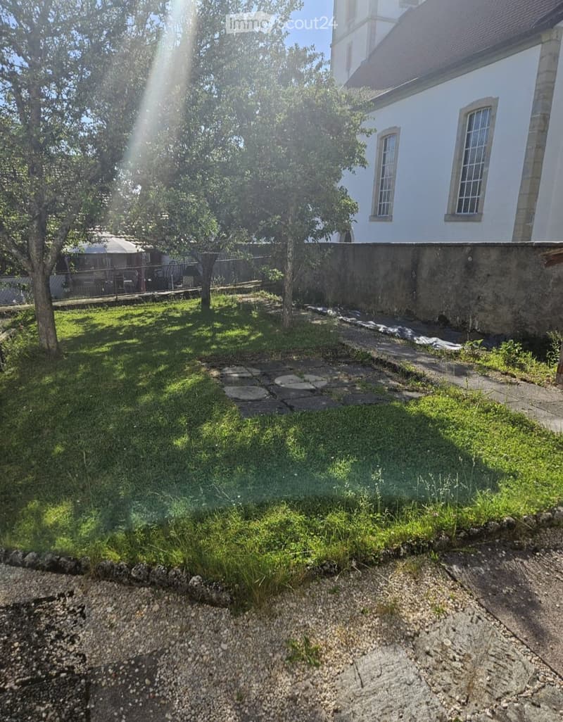 House for Rent (2)