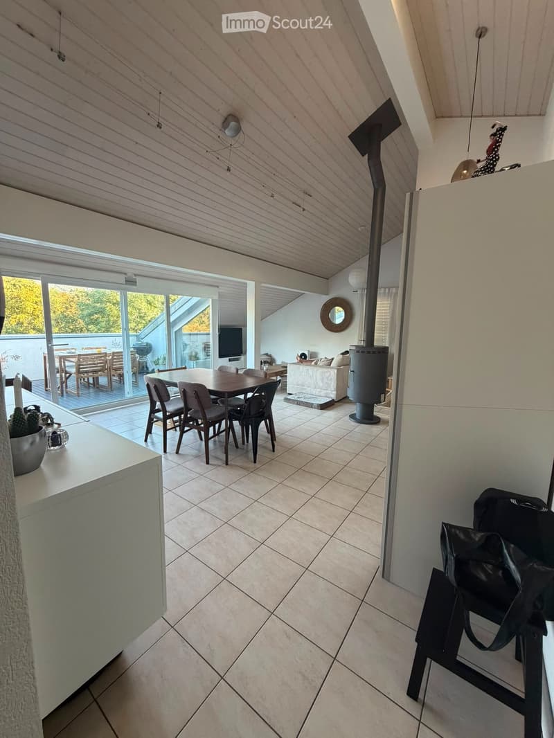 Appartamento con 3.5 locali, terrazza e balcone (2)