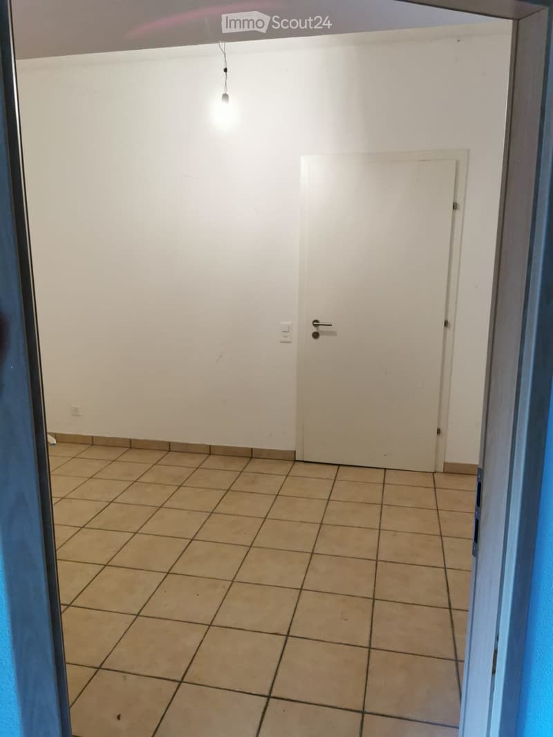 locazione interessante locale hobby, non abitazione (1)