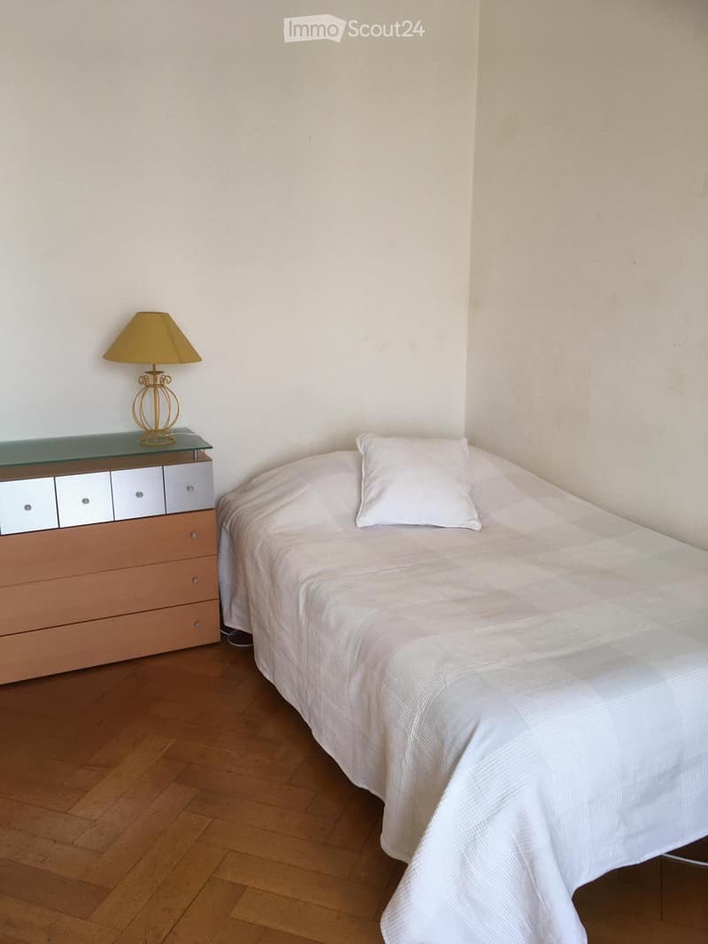 Chambre à sous louer ( fiile uniquement) (2)