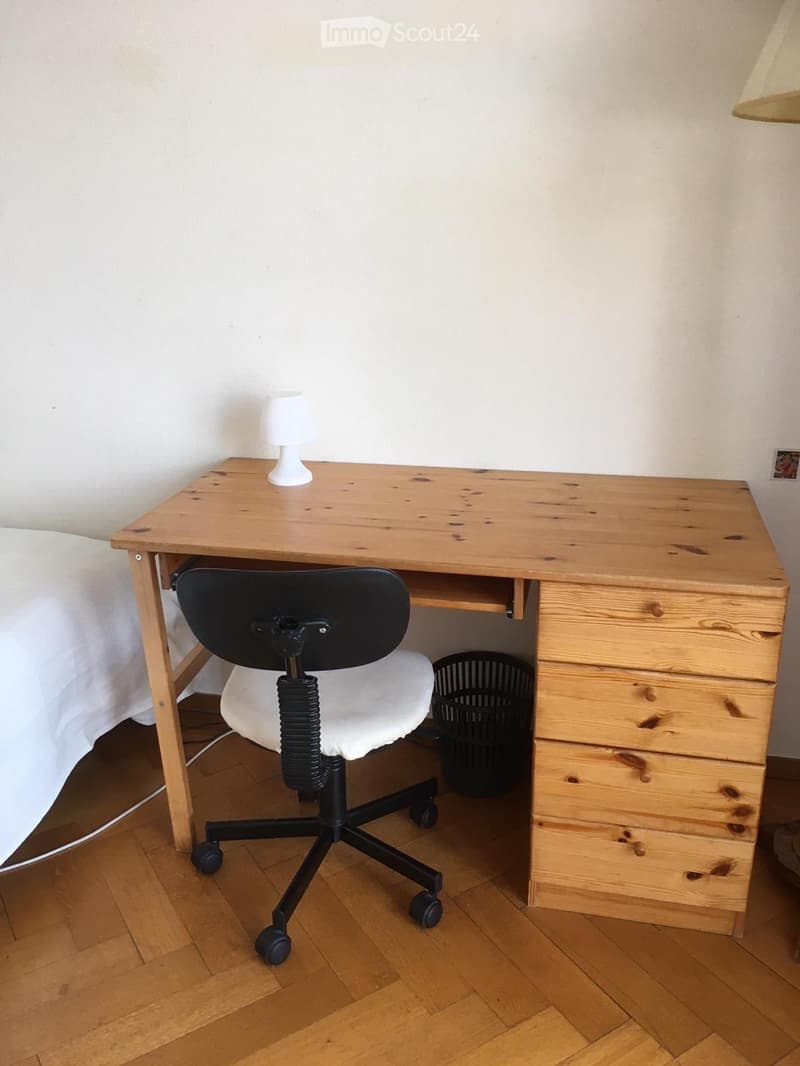 Chambre à sous louer ( fiile uniquement) (3)