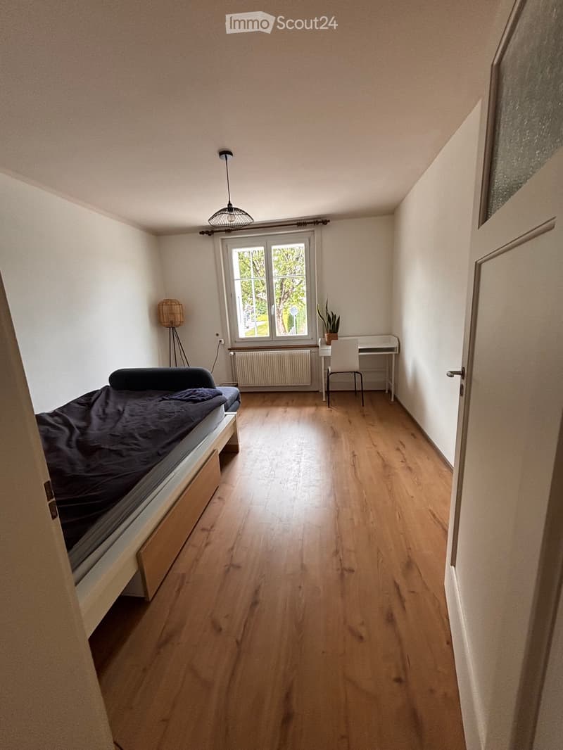 Zimmer in Wohngemeinschaft im Sentier (1)