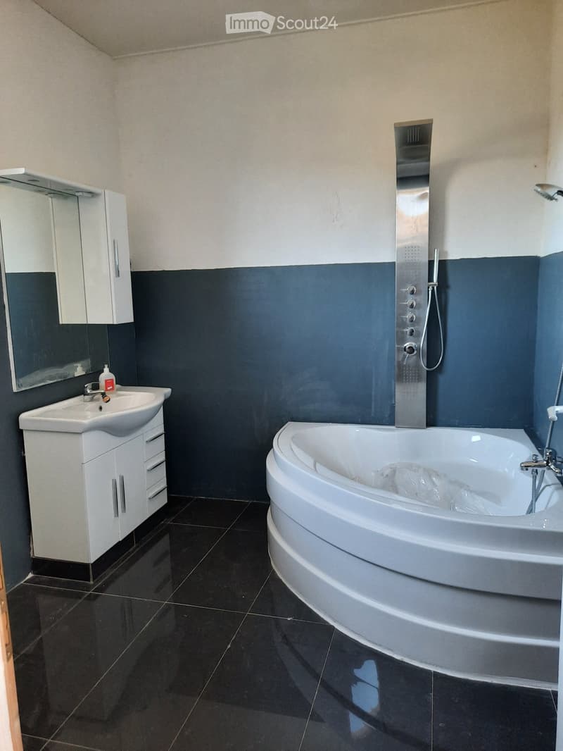 Zweieinhalb-Zimmer-Wohnung mit Terrasse (3)