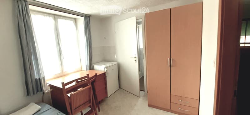 Möbliertes Zimmer (1)