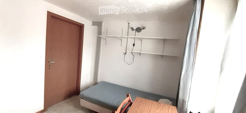 Möbliertes Zimmer (3)