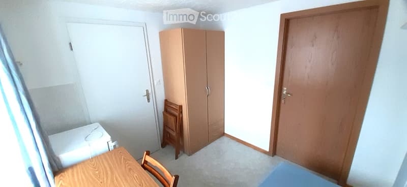 Möbliertes Zimmer (2)