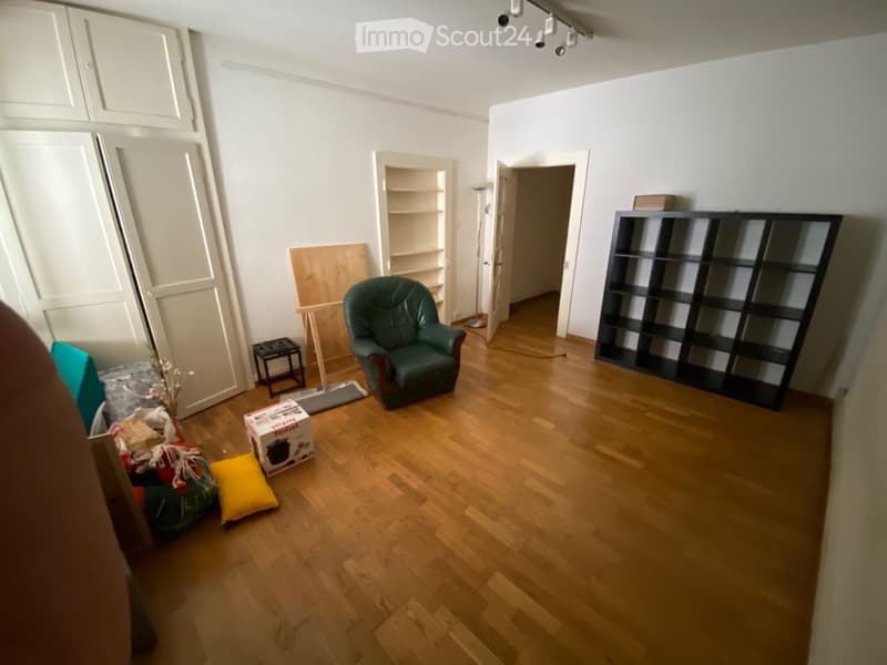 Dringend Zimmer in Wohngemeinschaft//Preis auf Anfrage (1)
