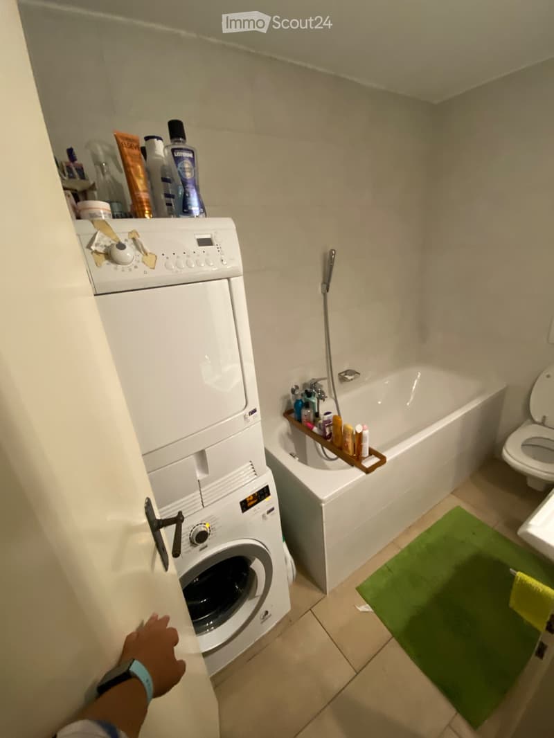 Dringend Zimmer in Wohngemeinschaft//Preis auf Anfrage (3)