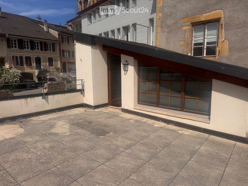 Affascinante appartamento di 3,5 locali a Corcelles NE (5)