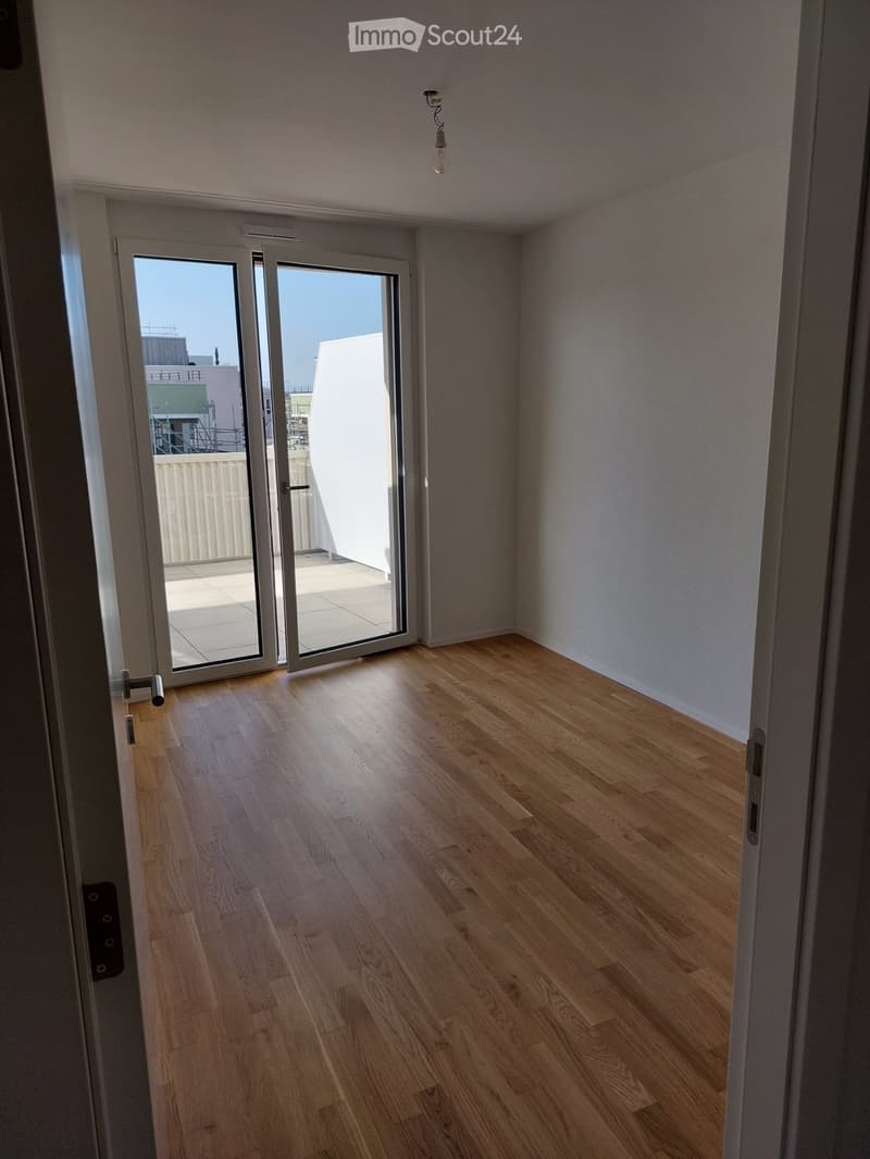 Dachgeschoss mit 4,5 Zimmern und 50 m² Terrasse Echallens (3)