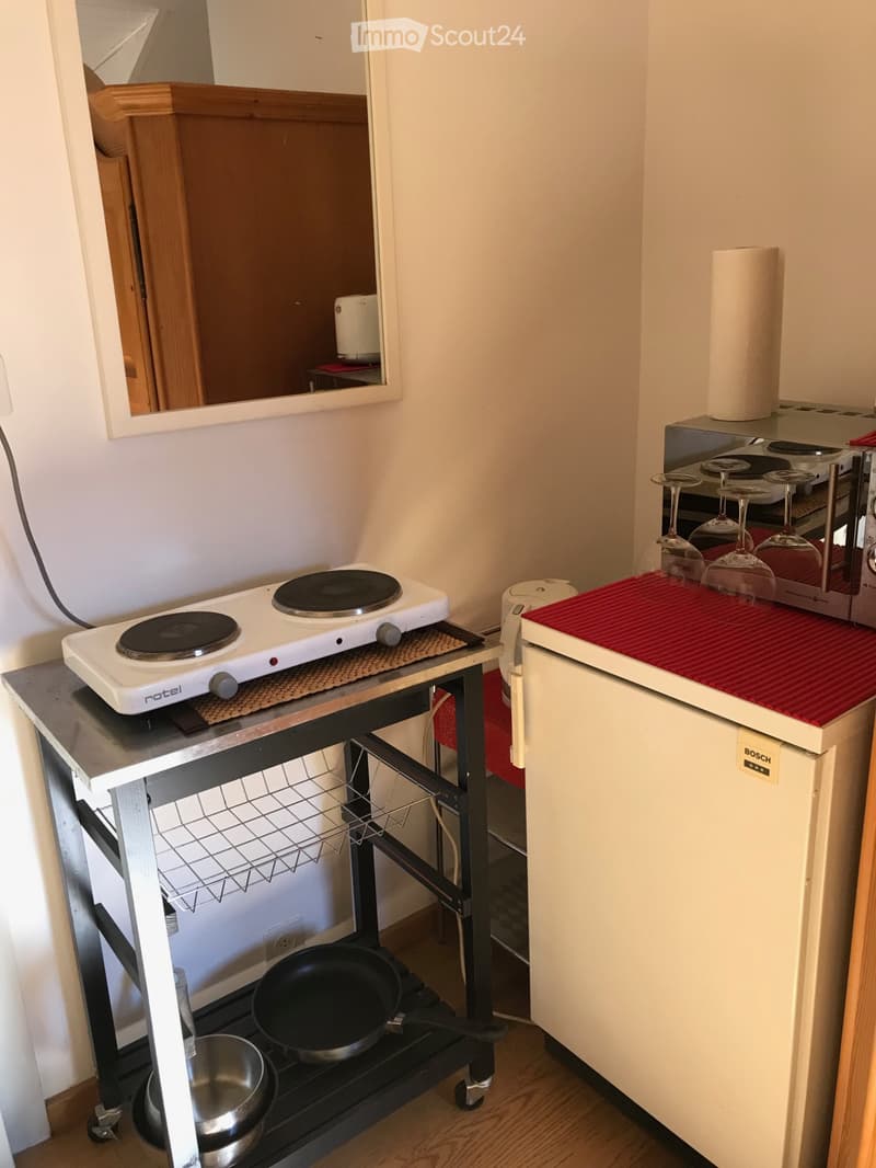 SION, chambre indépendante meublée, 100m de la vieille ville (2)