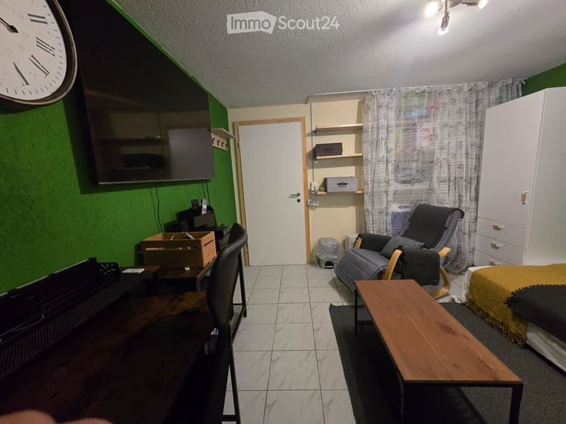 Zimmer möbliert 20m2: Büro, TV für 800.- inkl. Nebenkosten (2)