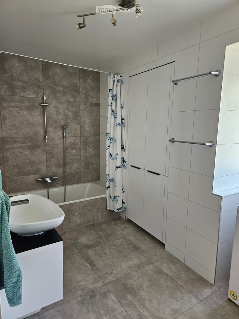 Zimmer zur Miete im Haushalt (2)