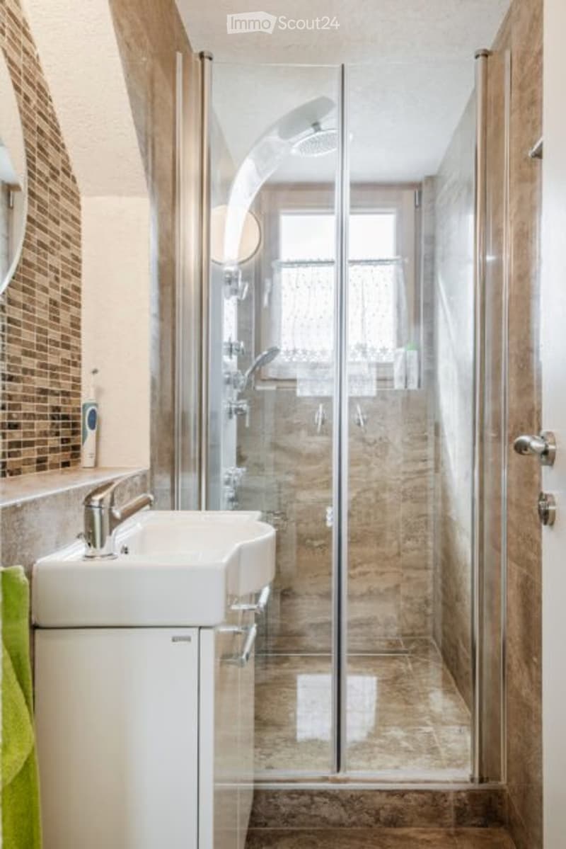 Nouvelle partie de maison meublée dans un bâtiment écologique neuf à louer (4)