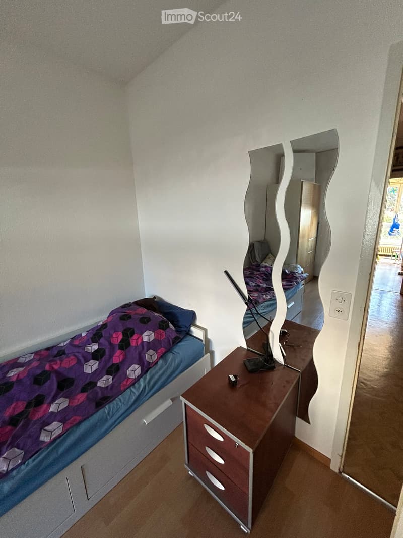Zimmer in einer Erdgeschosswohnung (2)