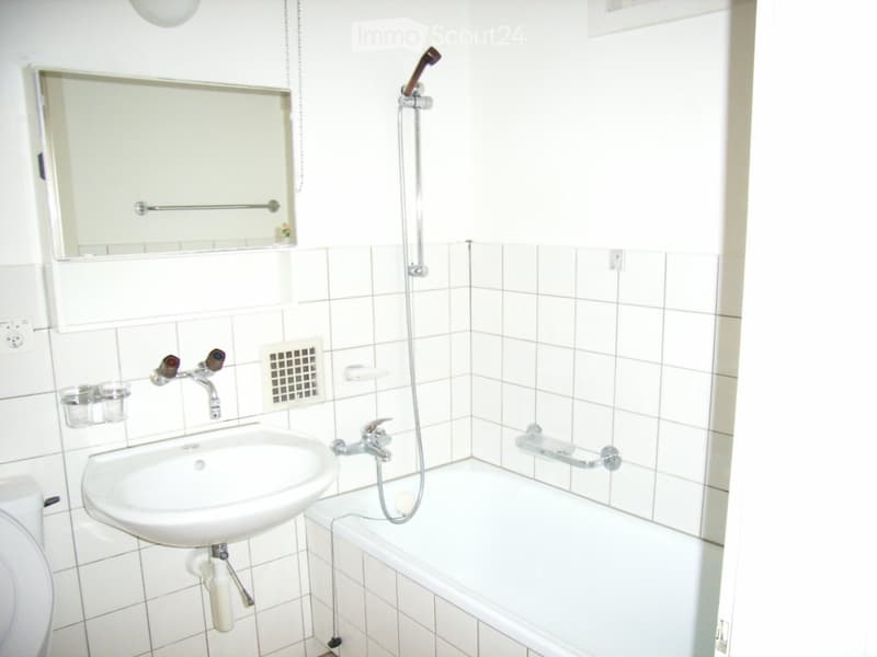 günstige 2.5 Zimmer Wohnung (5)