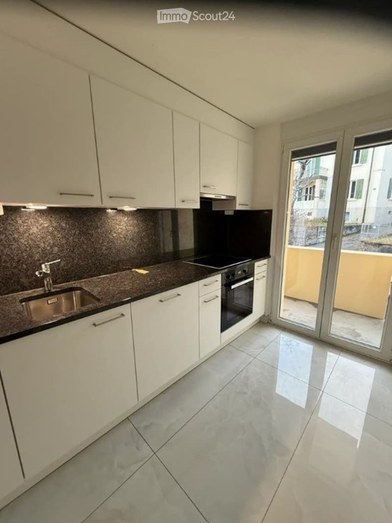 Charmant appartement de 3 pièces avec balcon à Neuchâtel (2)