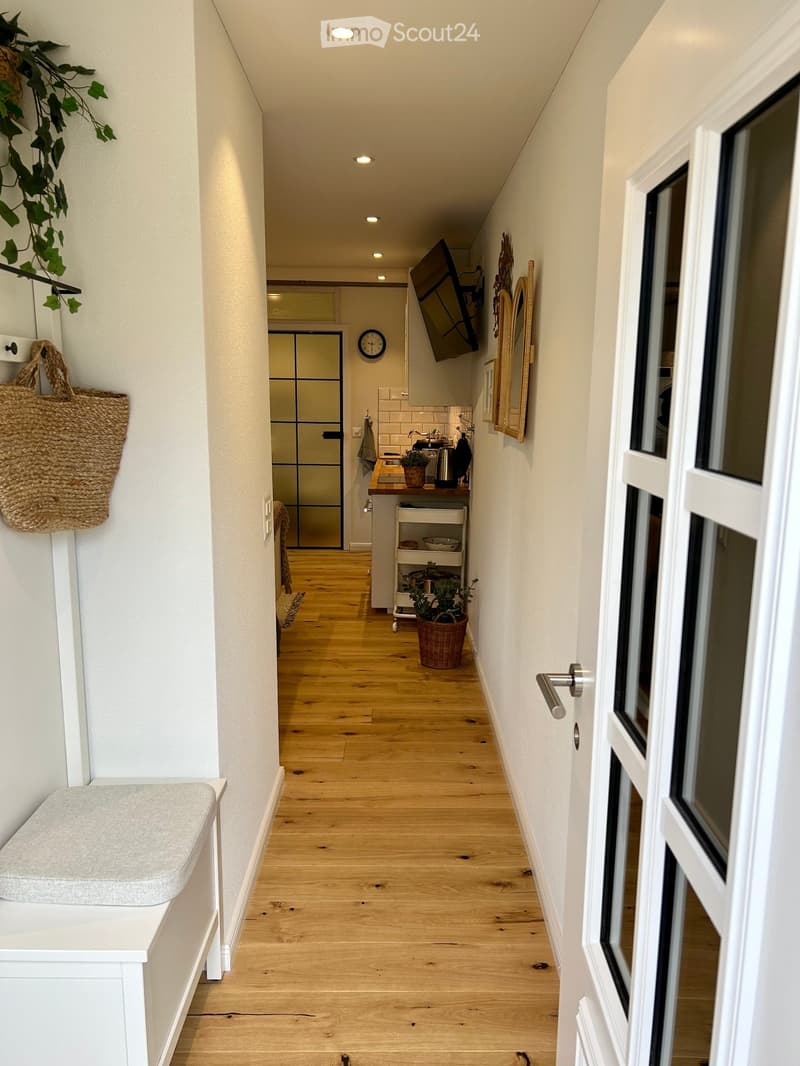 1.5 Zimmer Studio Möbliert alles dabei! Internet, TV, NK (2)