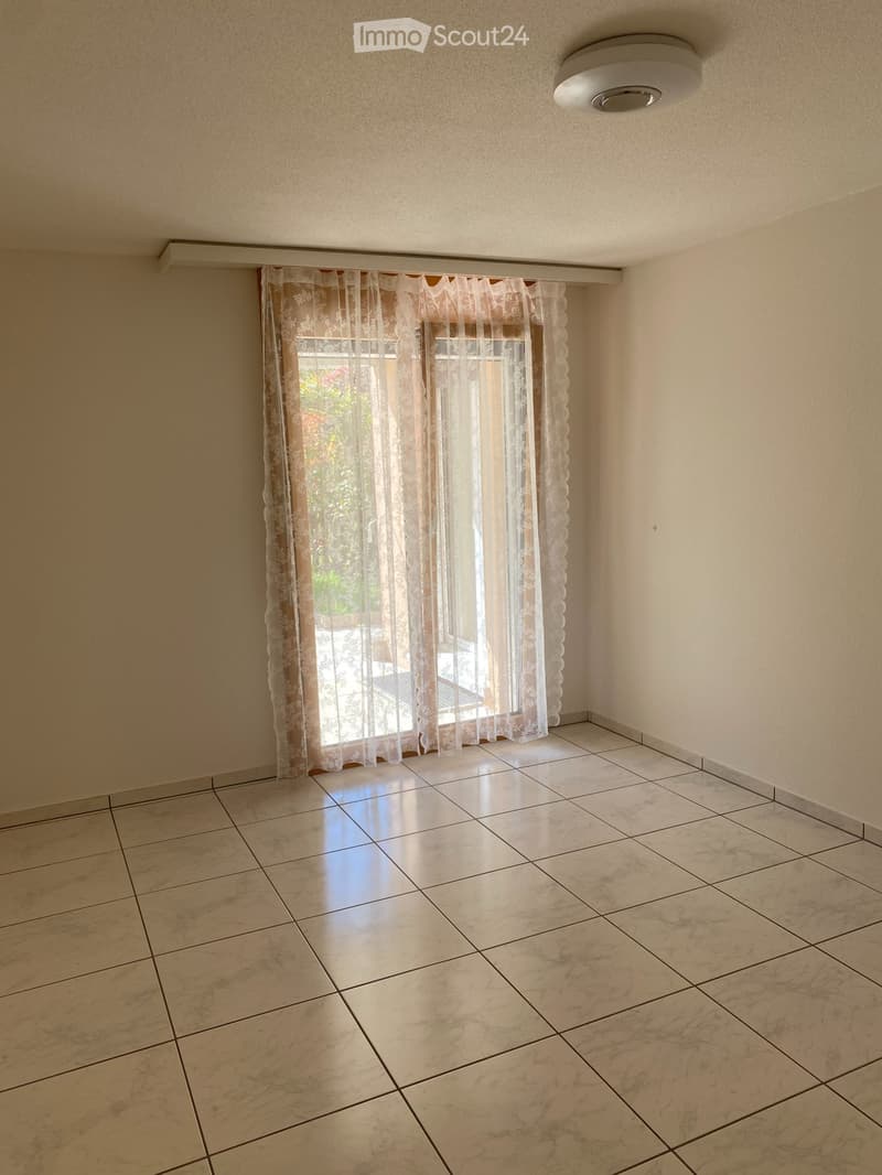 Charmante 2.5-Zimmer-Wohnung mit Gartensitzplatz ab sofort (3)