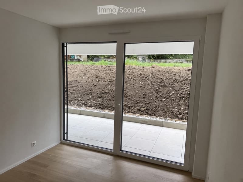 À louer grand 2.5 p neuf avec terrasse et jardin exclusif (4)