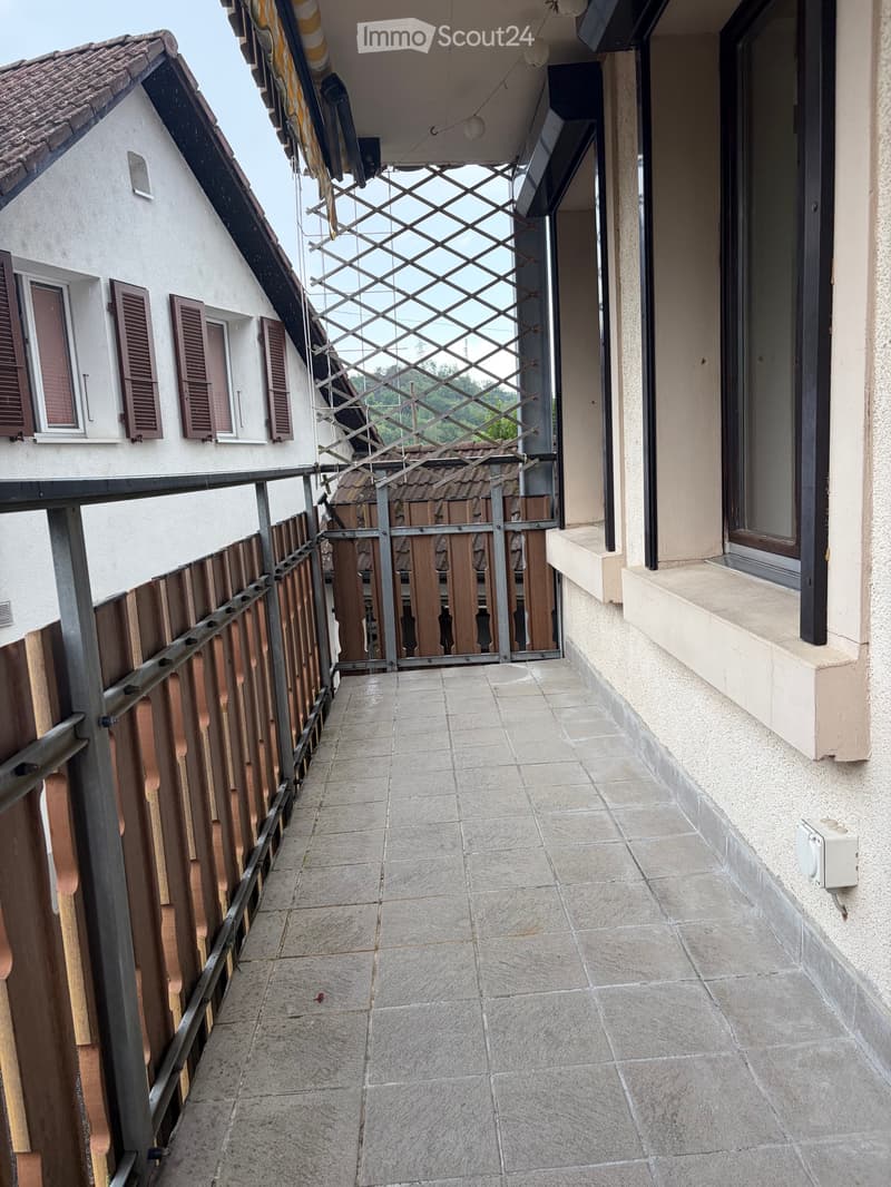 Joli appartement de 2pces avec balcon (4)