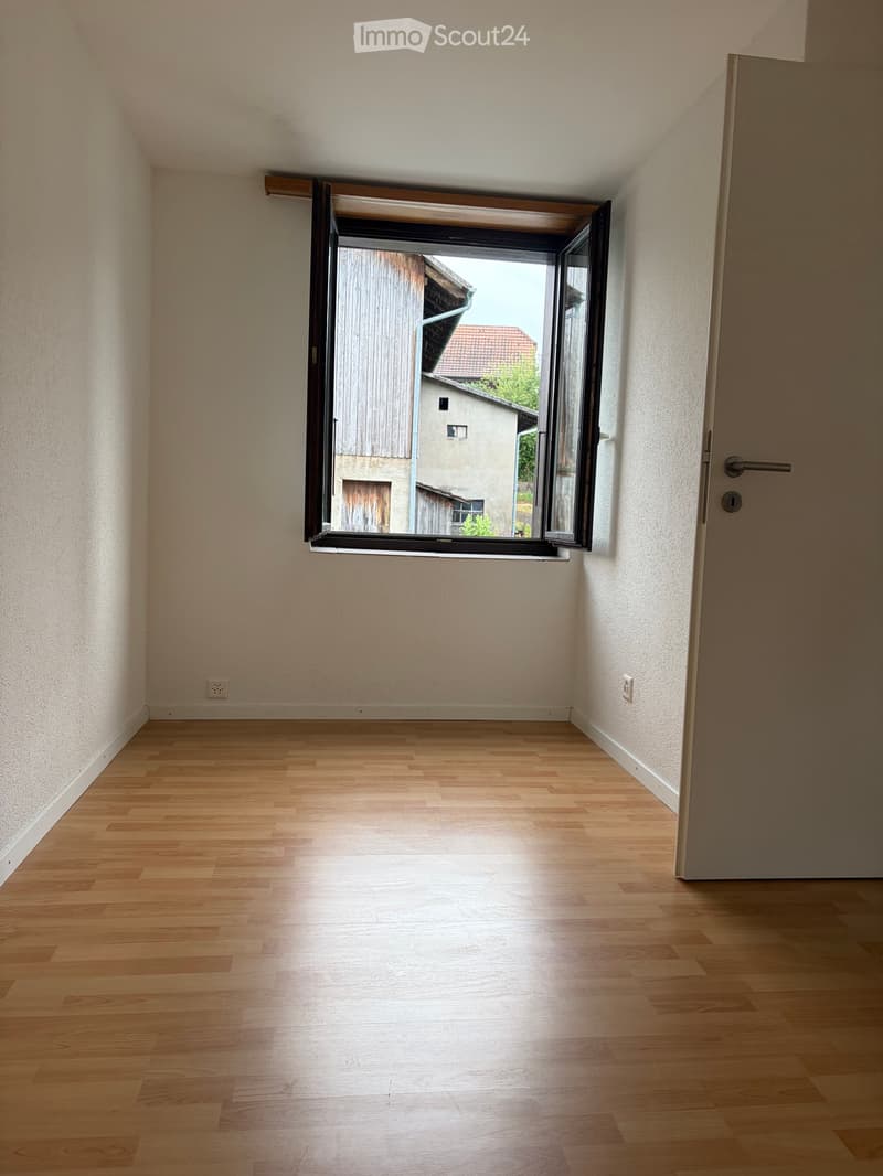 Joli appartement de 2pces avec balcon (5)