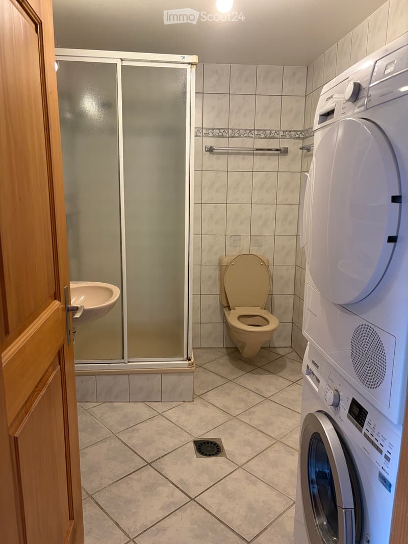 Joli appartement de 2pces avec balcon (3)
