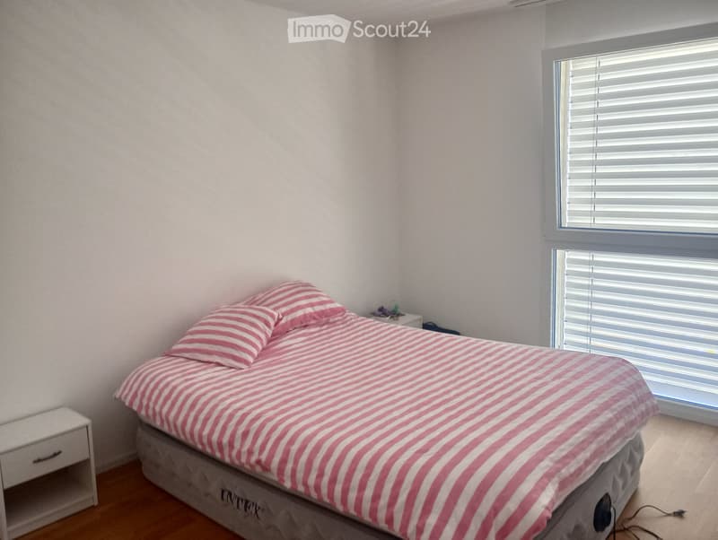 Wunderschöne 2.5 Zimmer Wohnung zu vermieten (1)