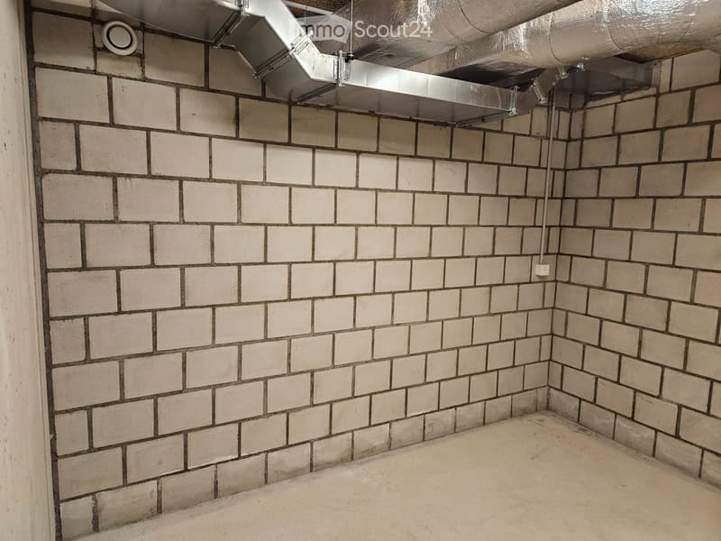 Neuer, abgeschlossener Kellerraum / Lagerraum 9,2 m² in Visp (4)