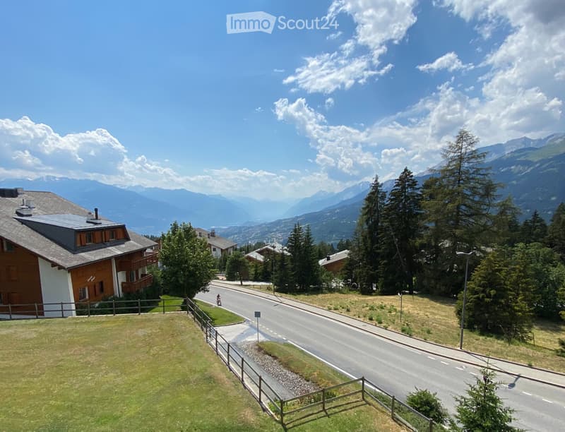 Super studio 1.5 pcs rénové, balcon, parking, Vue des Alpes (1)