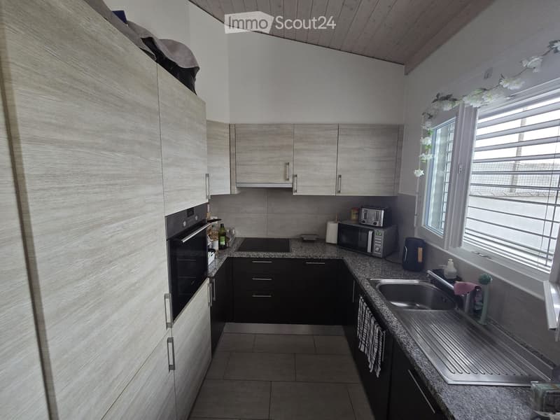 Bel appartement en attique 3.5 pièces pour le 1er novembre (4)