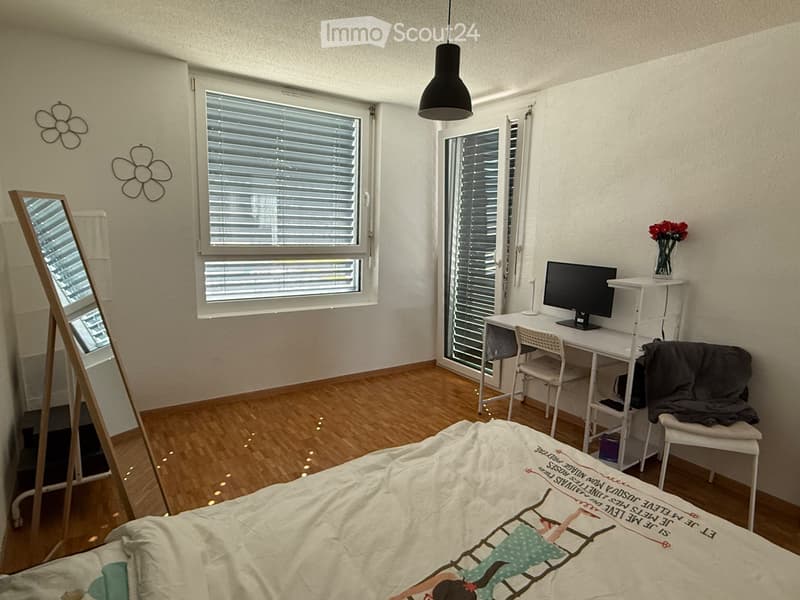 Chambre meublée avec balcon privé (2)