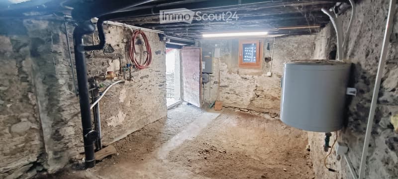 cave équipée eau electricité et fibre optique (1)