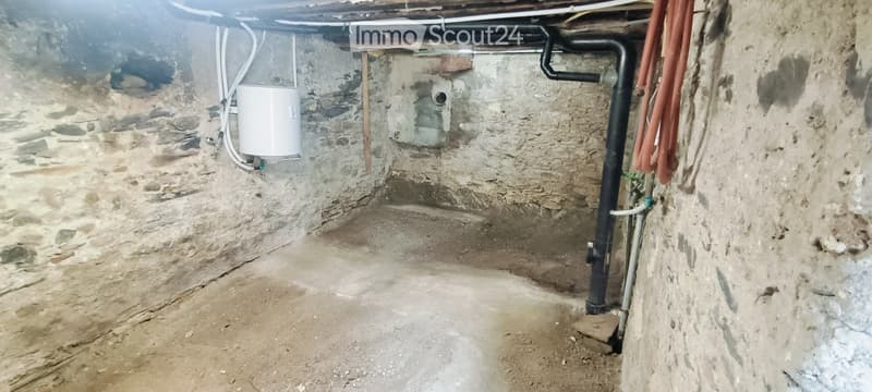 cave équipée eau electricité et fibre optique (2)