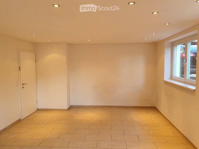helle, moderne 3.5 Zimmerwohnung mit Gartensitzplatz (5)