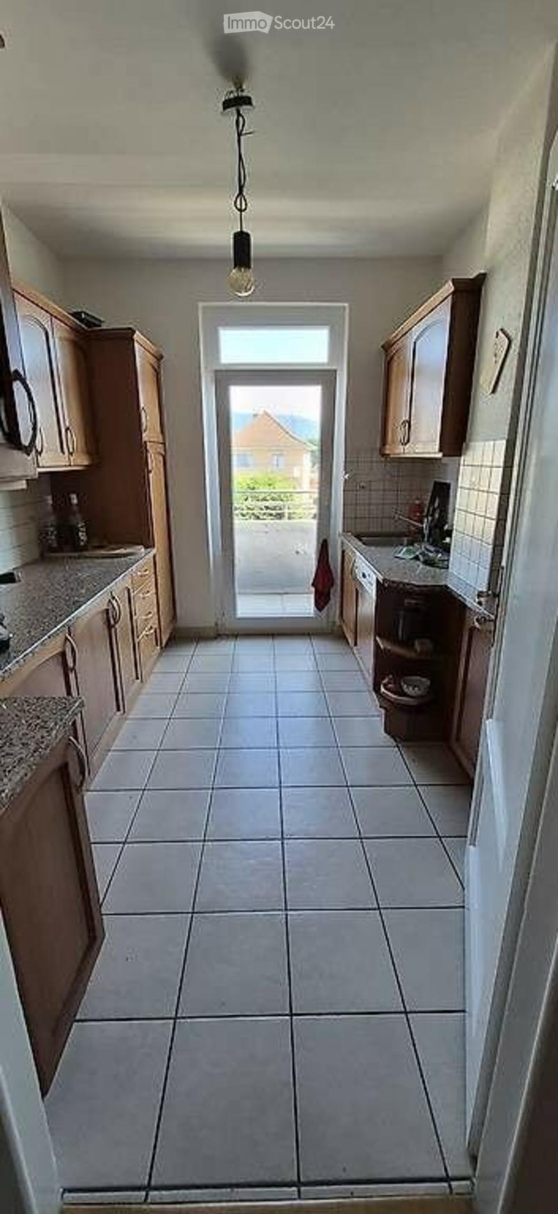 Charmante 2-Zimmer-Wohnung mit Balkon in Frenkendorf (2)