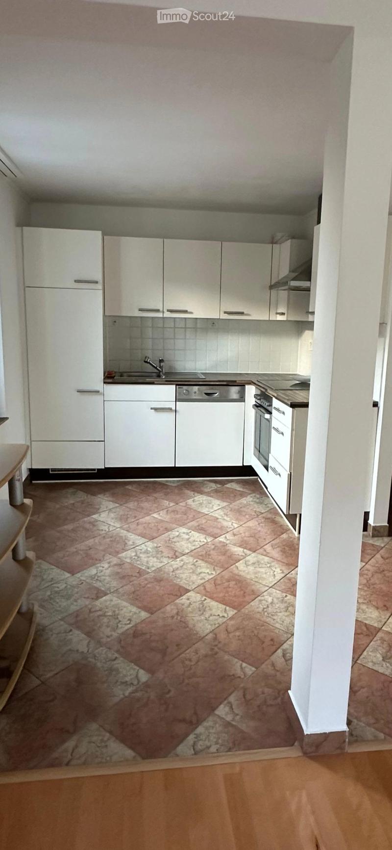 Schöne 2 Zimmer WHG zu vermieten (2)