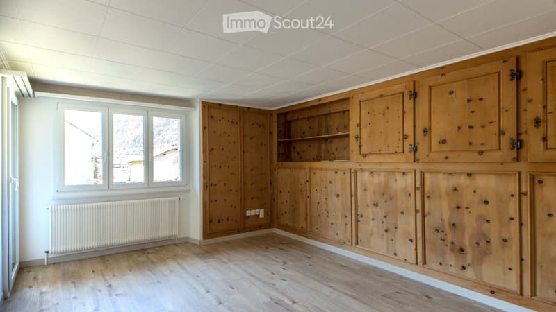 Moderne 4.5-Zimmer-Dachwohnung mit rundum Bergsicht (3)