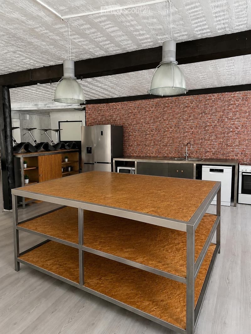 Loft de 200m2 au rez-de-chaussée (2)