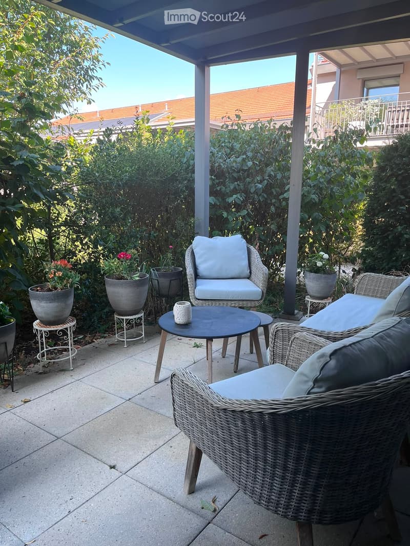 5 pièces avec terrasse et jardin privatif à Russin (5)