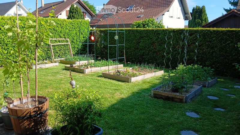 Apparemment 3,5 pièces avec jardin (1)