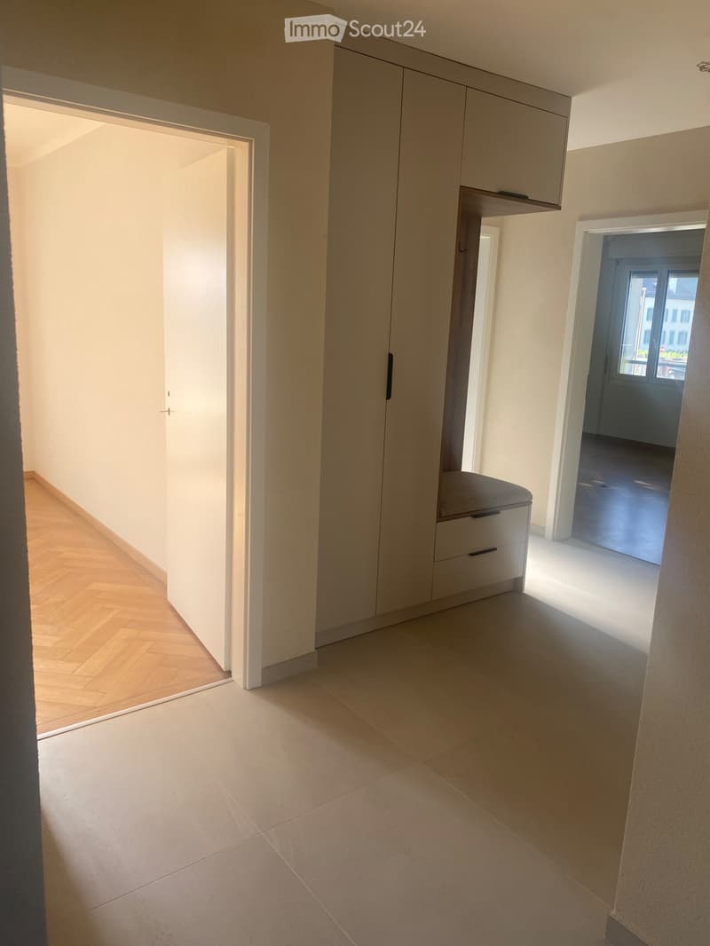 À louer à Aigle  4,5 pièces neuf avec 2 grands balcons (2)