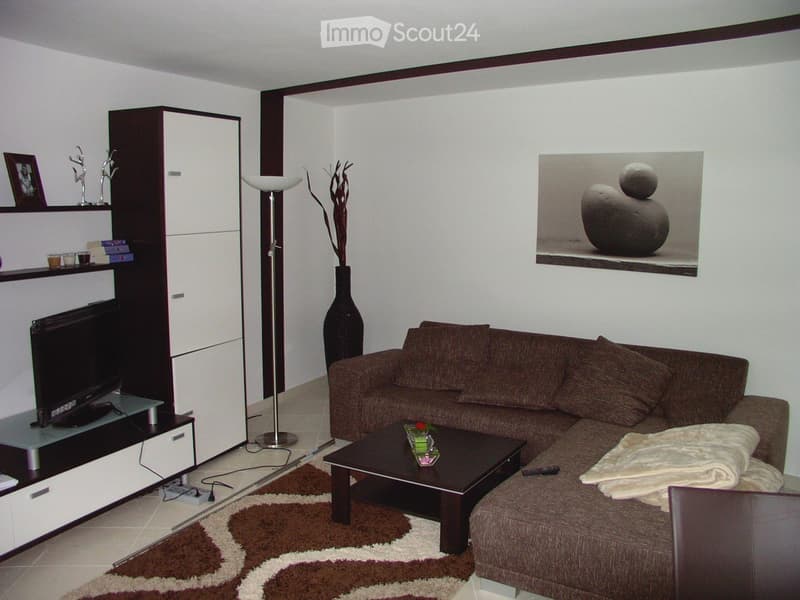 Schöne Etagenwohnung 2,5 Zimmer zentrumsnah (1)