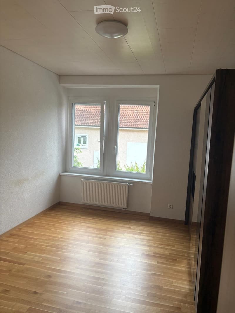 Appartement rénové en 2020, grande hauteur de pièce (4)