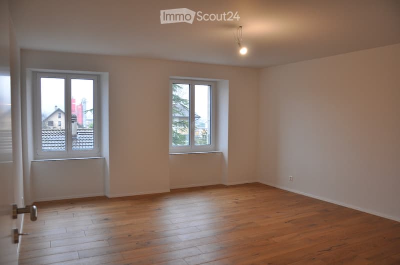 APPARTEMENT 3.5 pièces rénové, 102 m² au centre du Landeron (4)